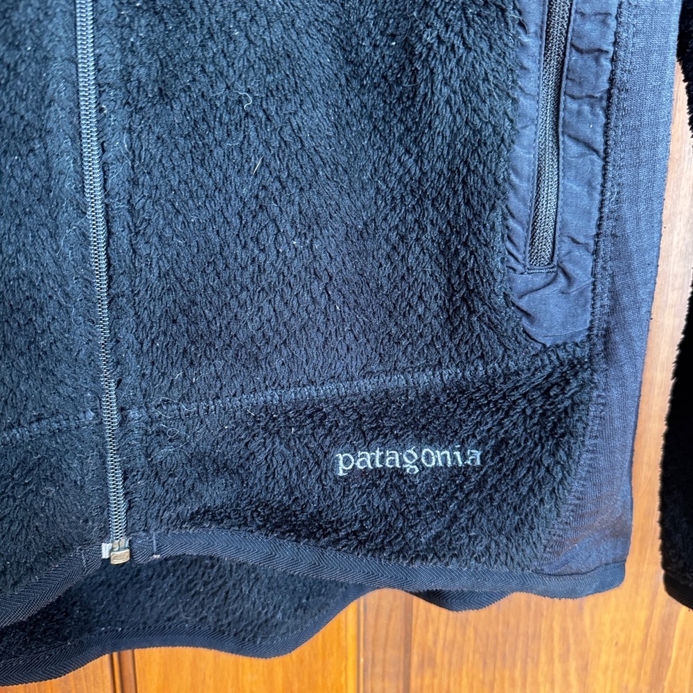 Patagonia Black Women's Full-Zip Fleece Jacket - Picture 5 of 6